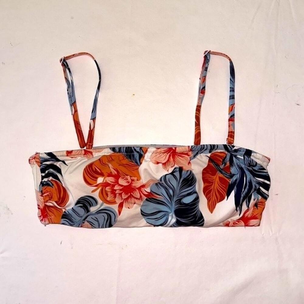 Roxy underwire bandeau bikini top with adjustable, removable straps SIZE SM